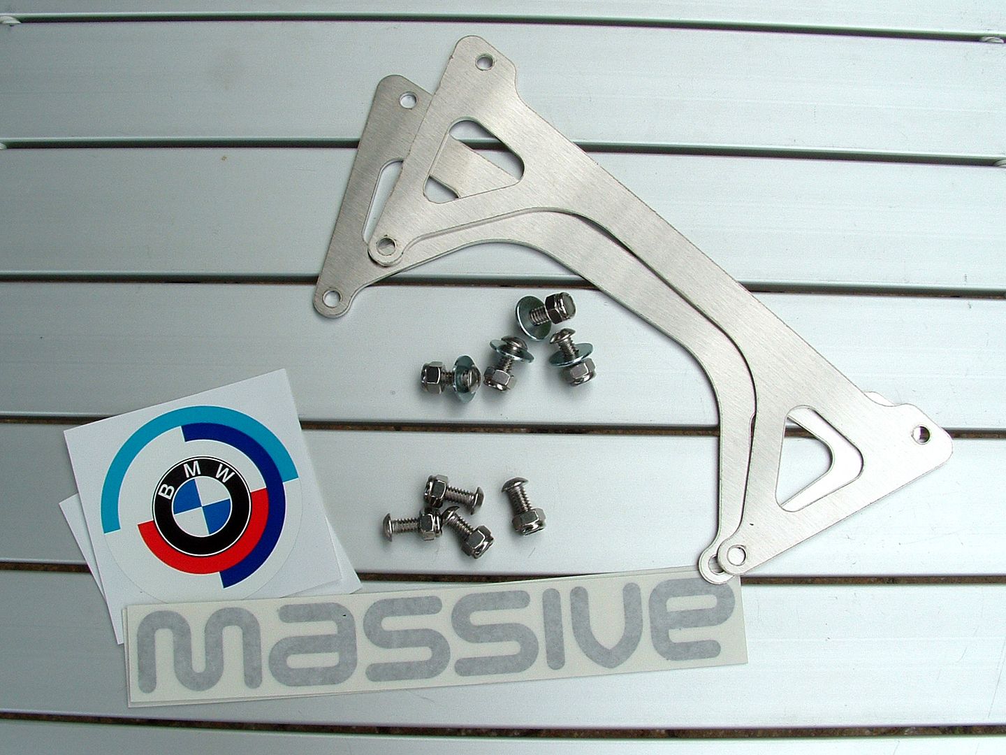 Massive brackets for 16" Spal fan on e36/e46 rad